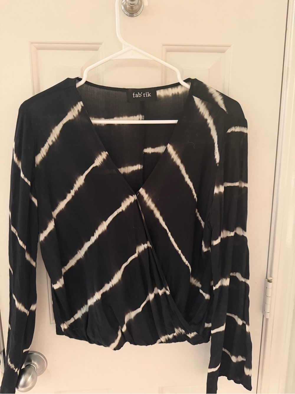 fab'rik Black & White Tie-Dye Wrap Top